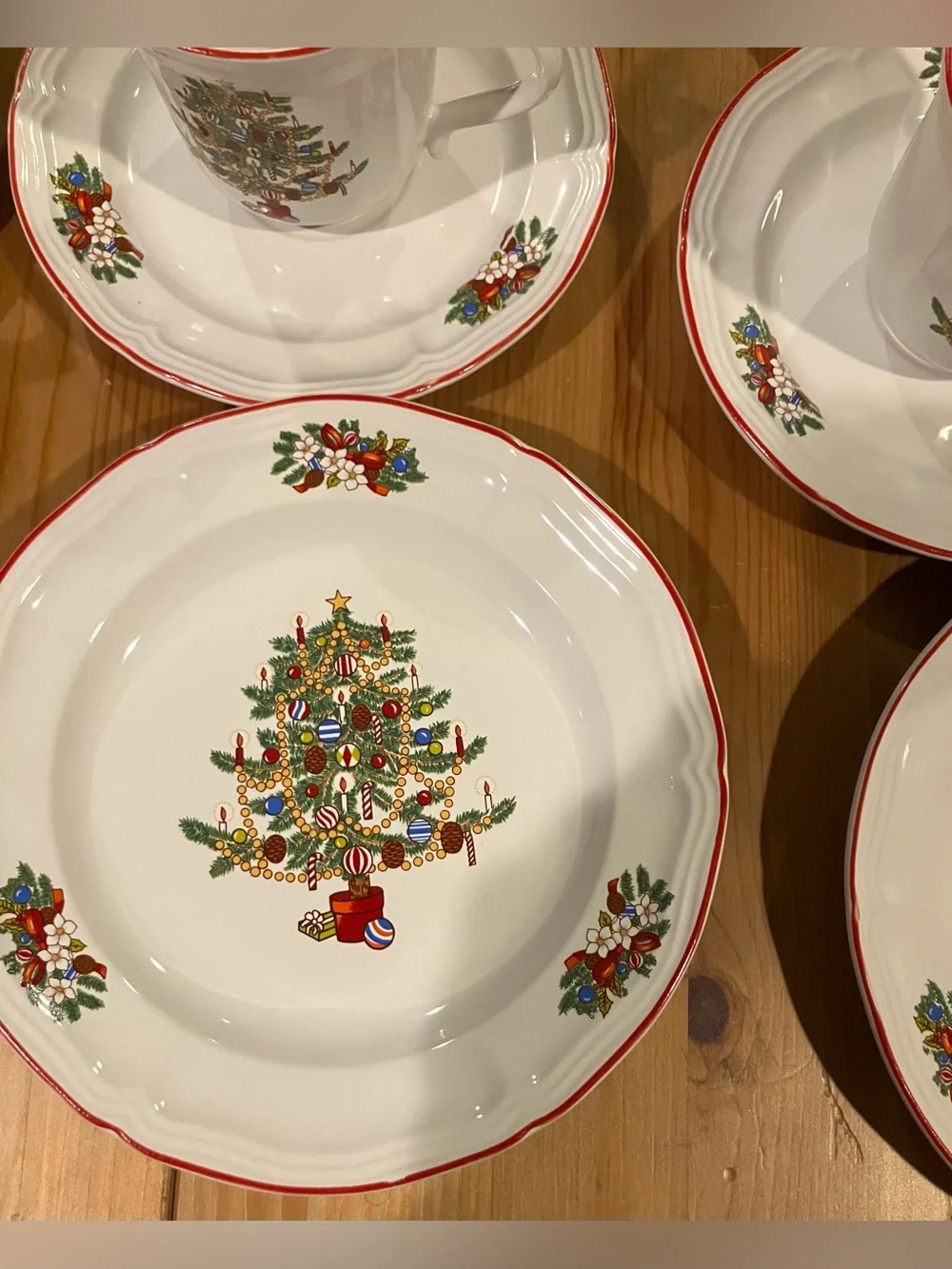EUC Brick Oven Stoneware Joy to the World' Holiday Dinnerware Set (16-Piece)